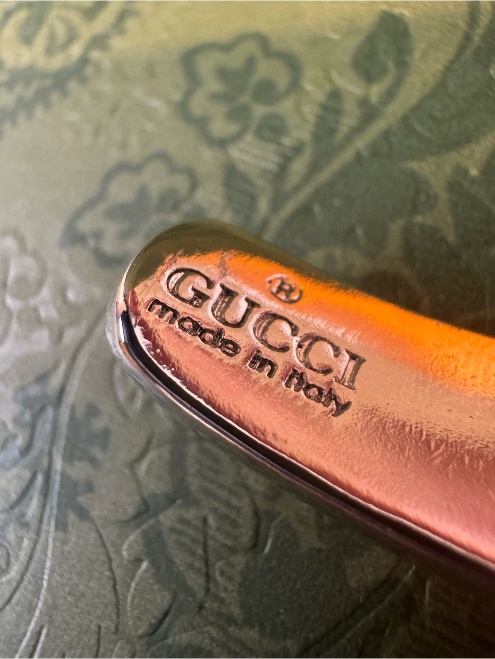 Gucci Silver Crystal Pavé Interlocking G Bangle Bracelet - Picture 9 of 9